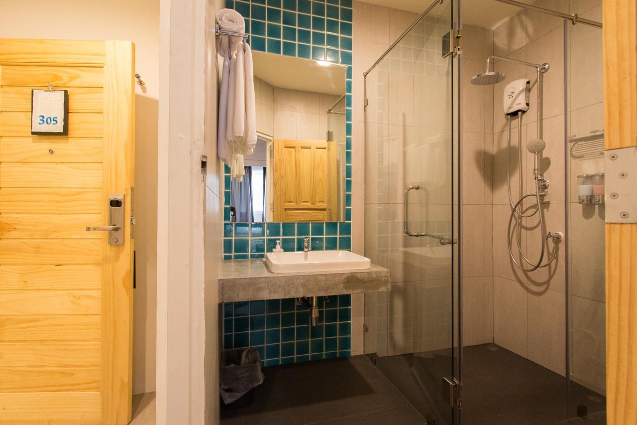 Lazy Sunday Hostel Банкок Екстериор снимка