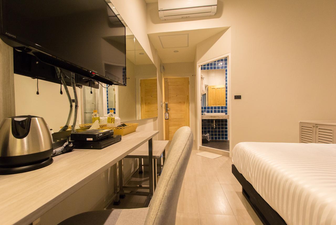 Lazy Sunday Hostel Банкок Екстериор снимка