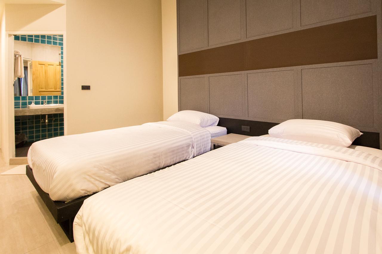 Lazy Sunday Hostel Банкок Екстериор снимка
