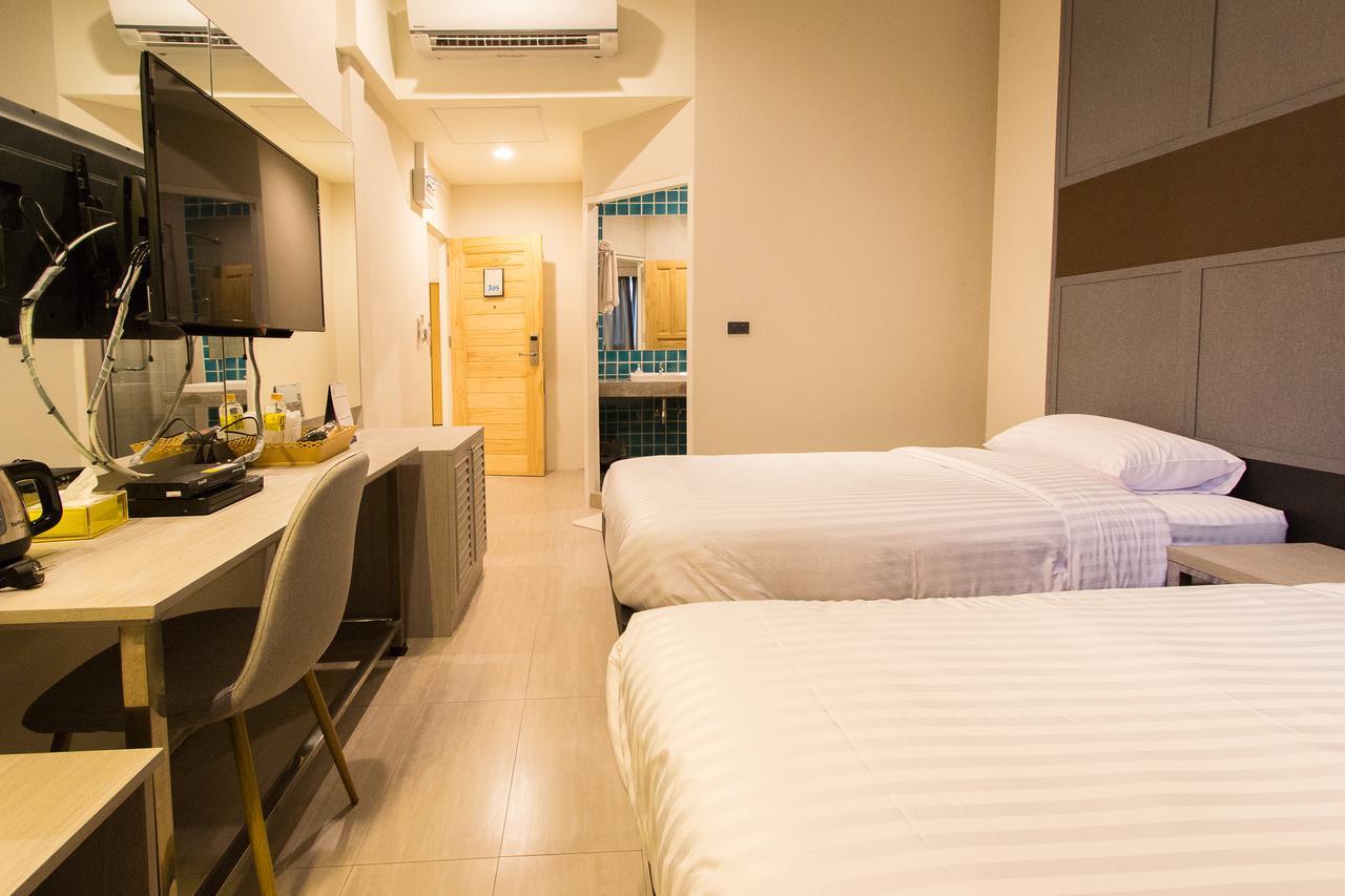 Lazy Sunday Hostel Банкок Екстериор снимка