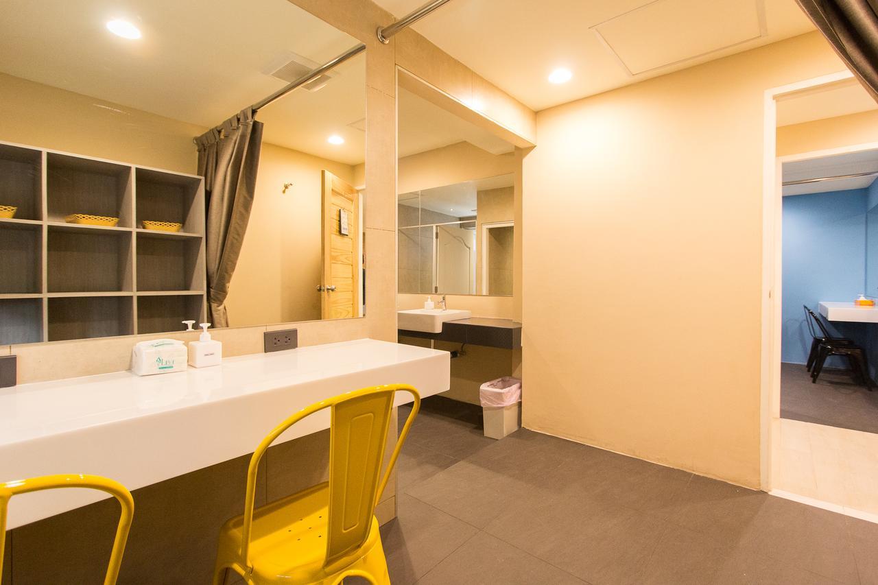 Lazy Sunday Hostel Банкок Екстериор снимка